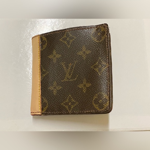 Louis Vuitton Vintahe wallet - Picture 1 of 12